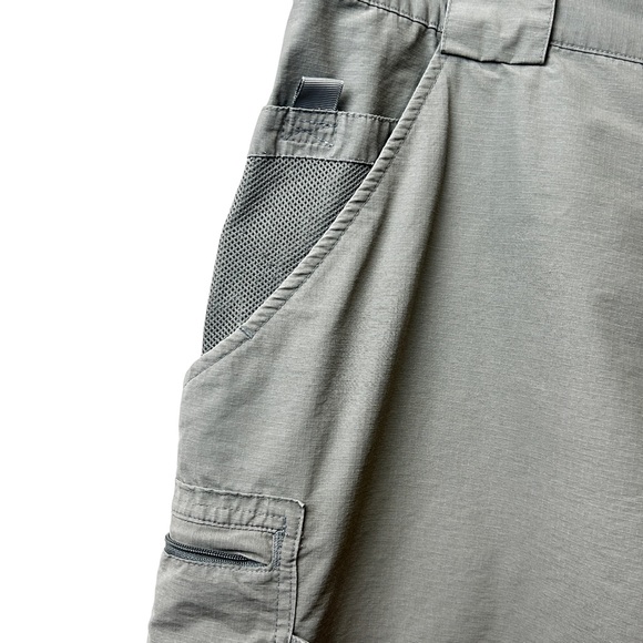 Reel Legends Performance Clothing Men's Nylon Cargo Fishing Shorts Gray - Picture 2 of 9